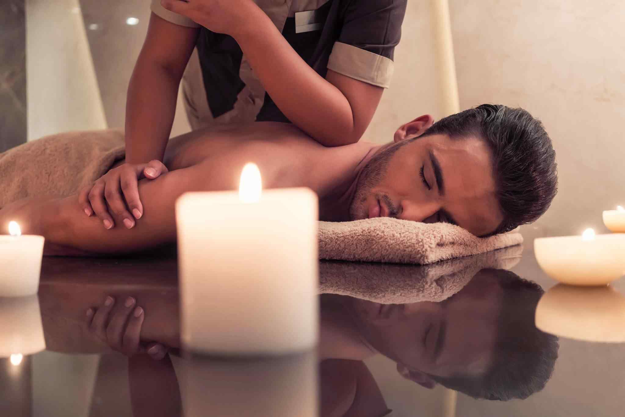 https://www.institutbellavita.ch/wp-content/uploads/2018/10/spa-massage-9.jpg